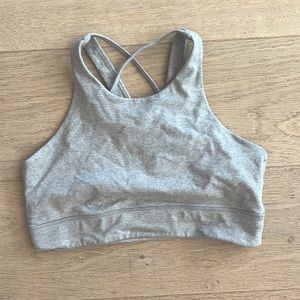 Vuori sports bra size small